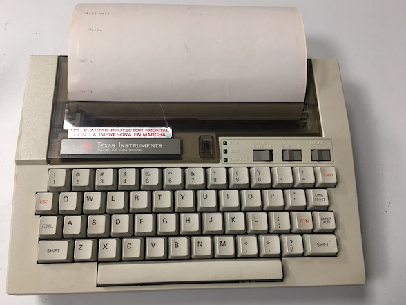 Aufsicht Silentwriter 703 Tastatur und Druckerausgabe auf Thermorolle